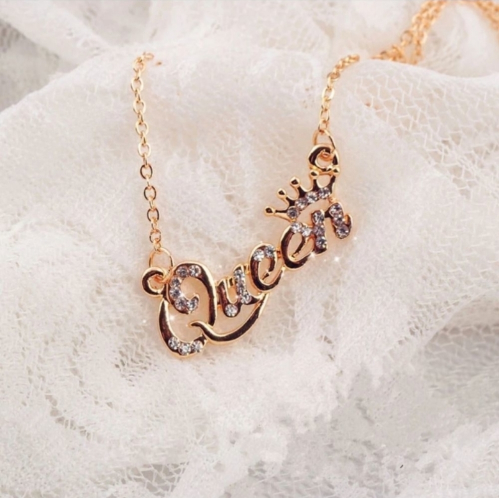 Gold "QUEEN" Necklace with crystal rhinestone letters.Dainty Fashion Jewelry NEW